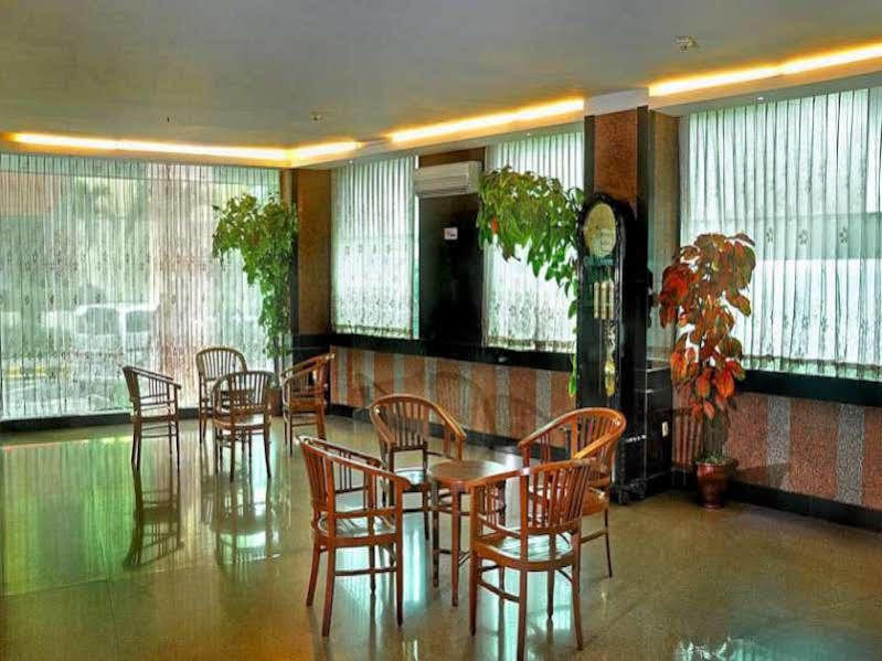 Plaza Hotel Harco Mangga Dua Jakarta Exterior photo